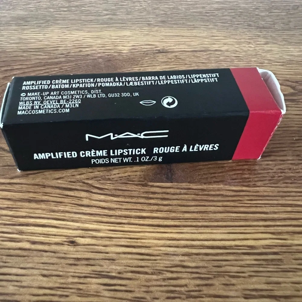 Mac Dallas 136 Amplified Lipstick new